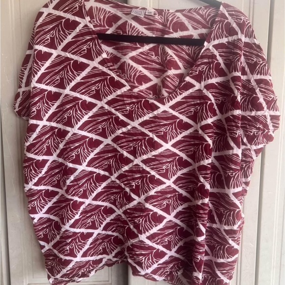 Kamea Maroon Red and White Boxy Blouse with Short Sleeves - Picture 4 of 4
